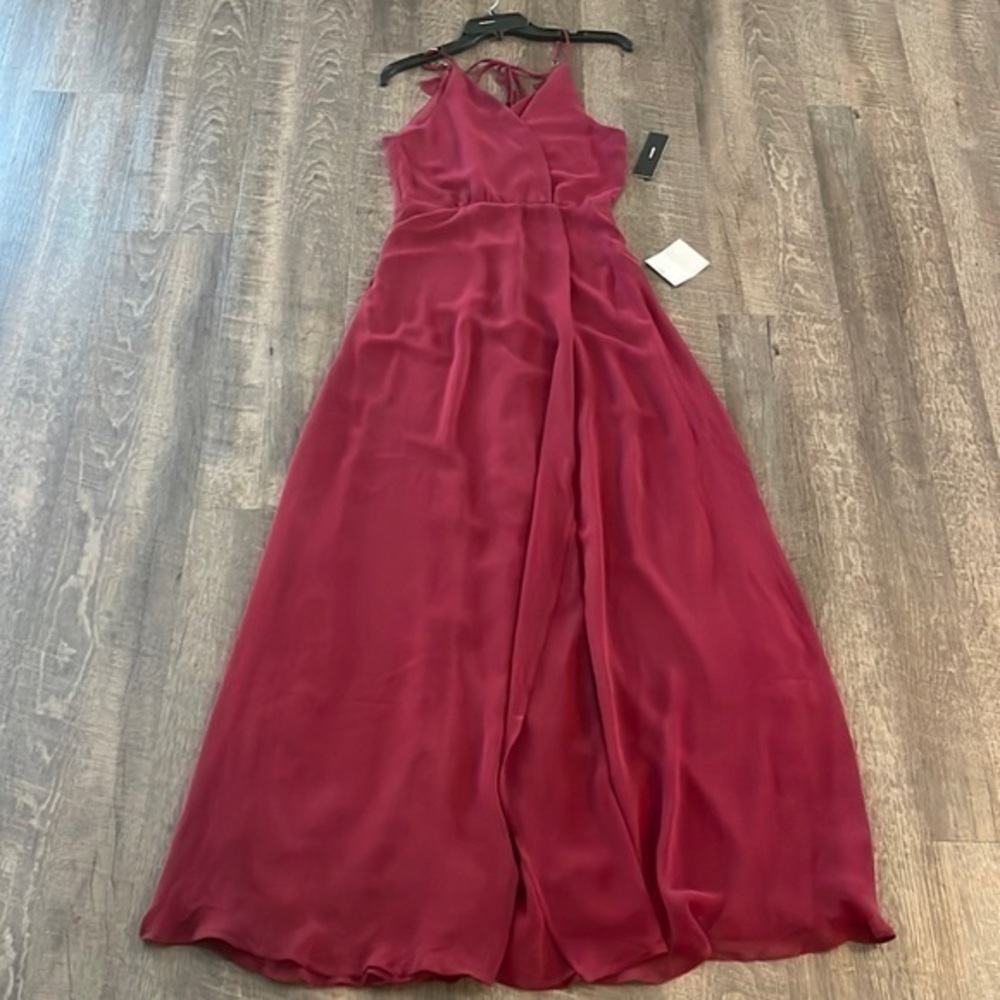 Lulus v neck tie back ruffle gown in wine